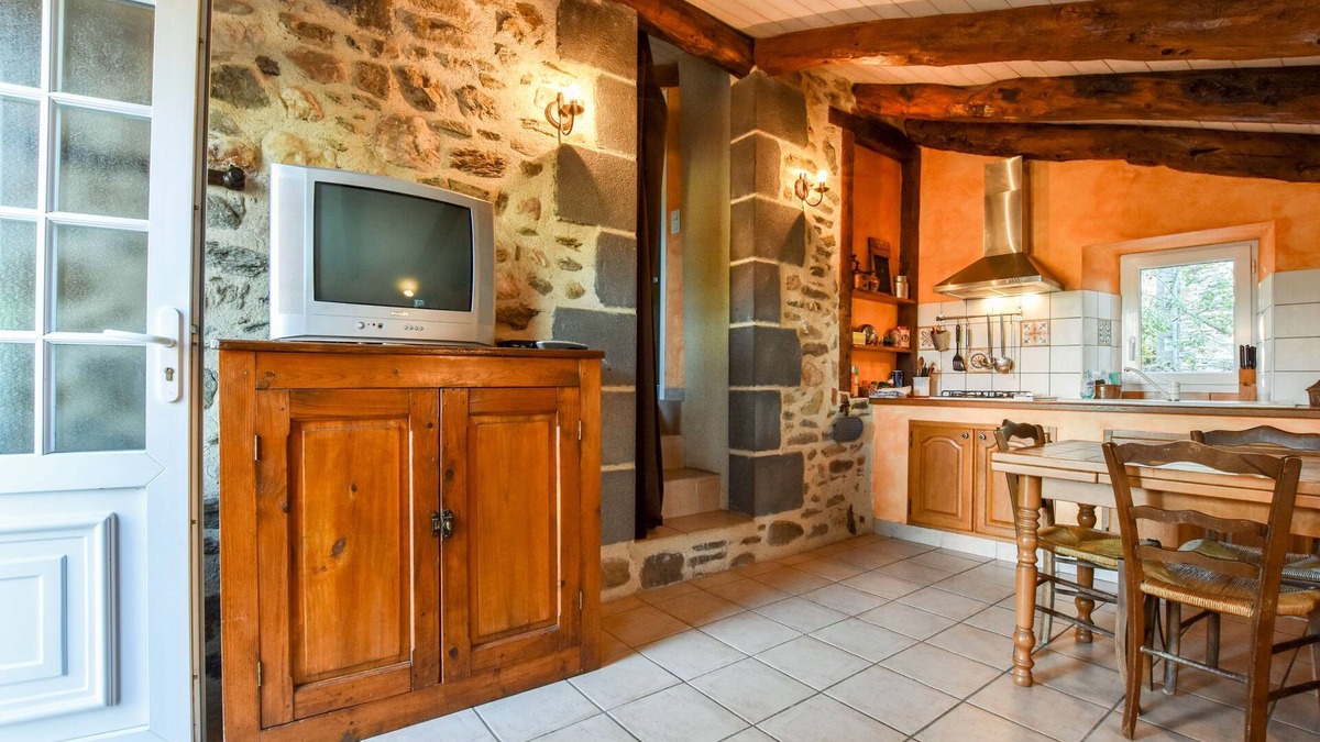 Saint-Beauzire House | Charming holiday home near the forest