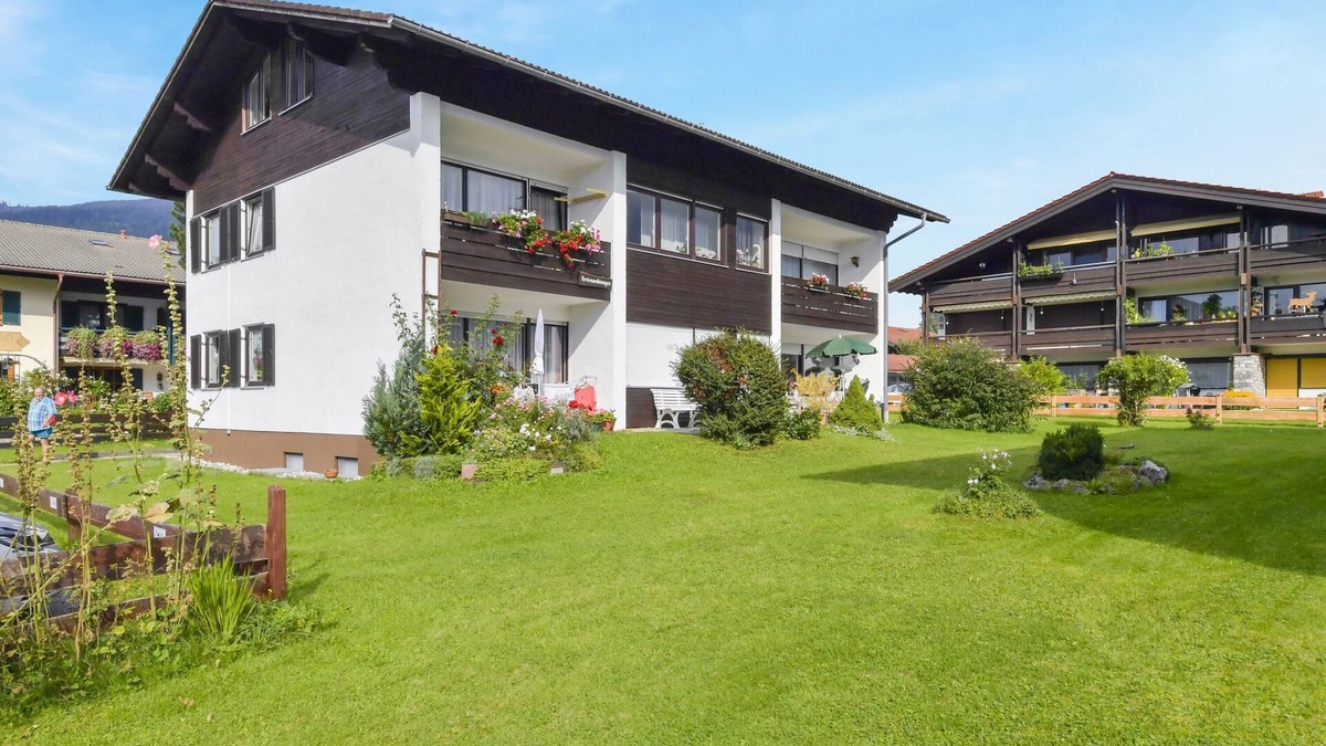 Eck Apartment | Charming Holiday Apartment “Ried Inzell” with Mountain View & Wi-Fi; Parking Available