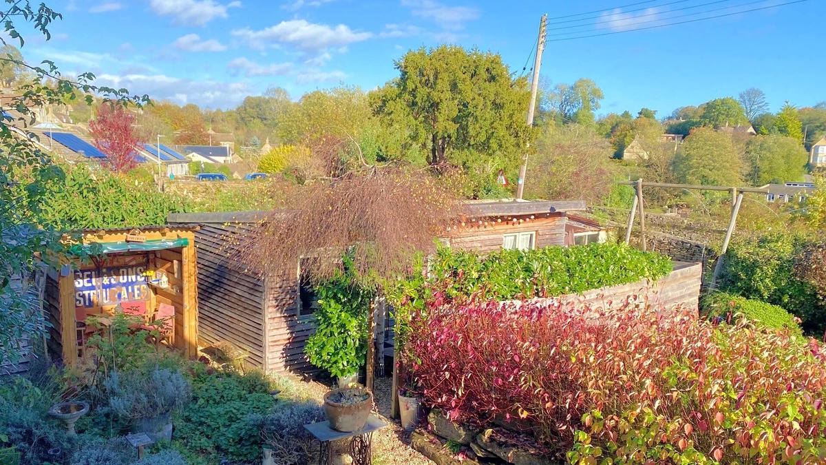 France Lynch Cabin | Charming holiday home in the lovely Cotswold hillside village of France Lynch.