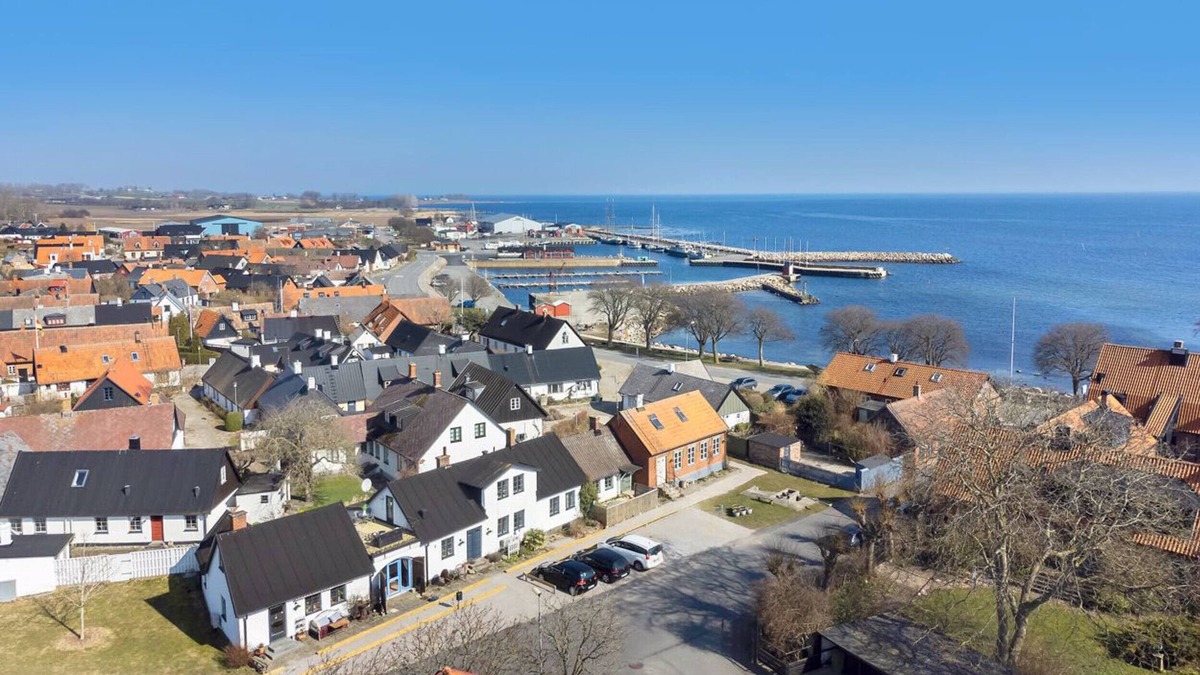 Skillinge Ski Chalet | Charming holiday home in Skillinge near the sea | SE01074