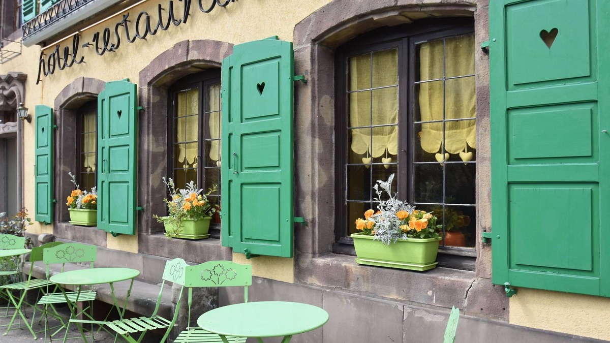 Varsberg House | Charming holiday home with terrace in Varsberg