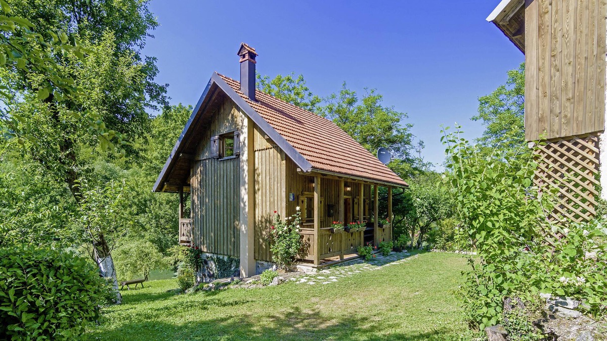Delnice House | Charming holiday home with 2 bedrooms in an idyllic location, garden with barbecue pavilion, only 20 m from the beach on the river Kupa