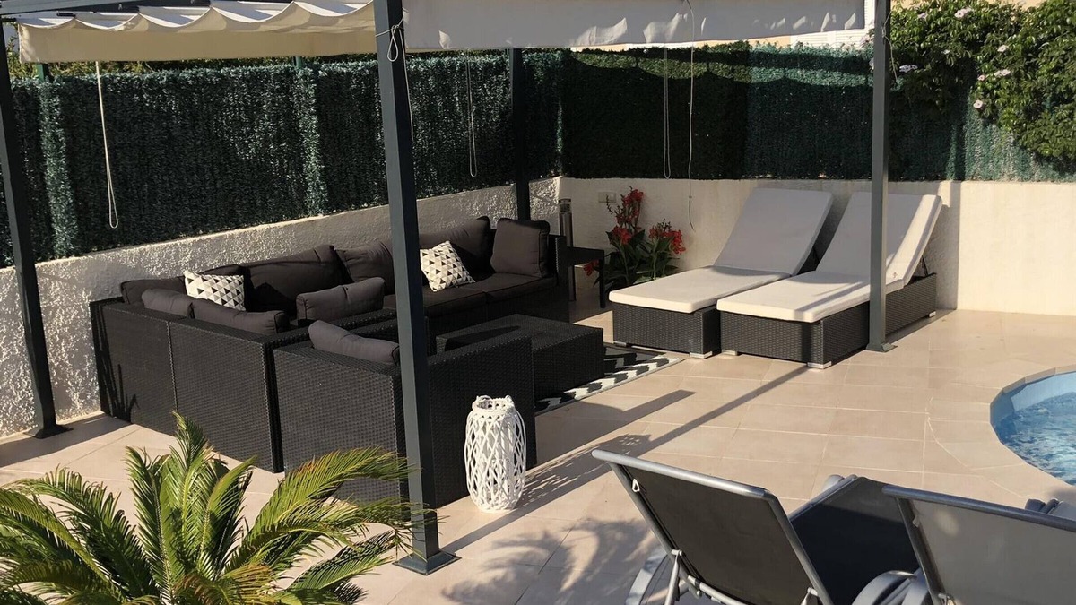 Bon Relax House | Charming Home for 6 with A/C, Pool, BBQ, WiFi, and Parking, Sant Pere Pescador