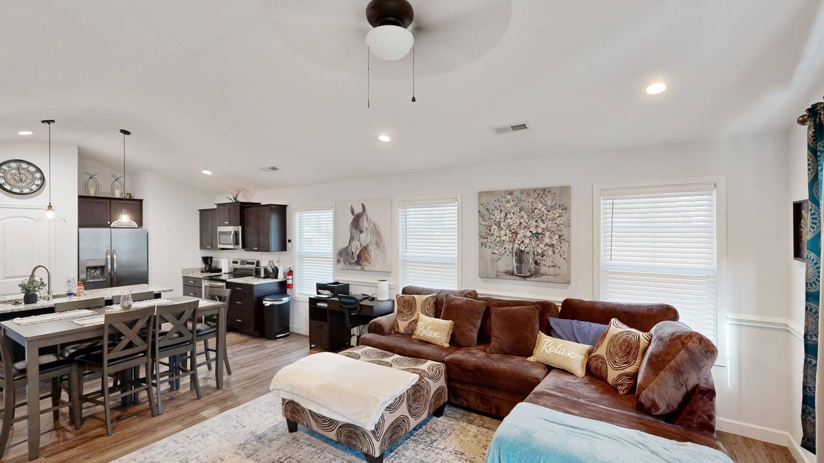 Arcadia House | Charming home- Dog Friendly, washer/dryer, internet access, and firepit