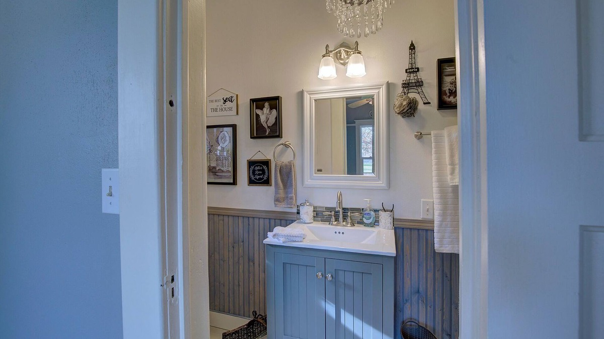 Grants Pass House | Charming home in historical Grants Pass