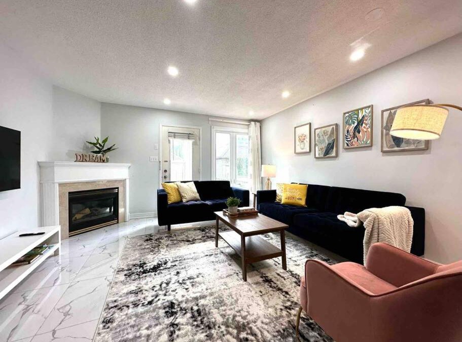 Bayview Glen House | Charming Home in Prime Location North of Toronto
