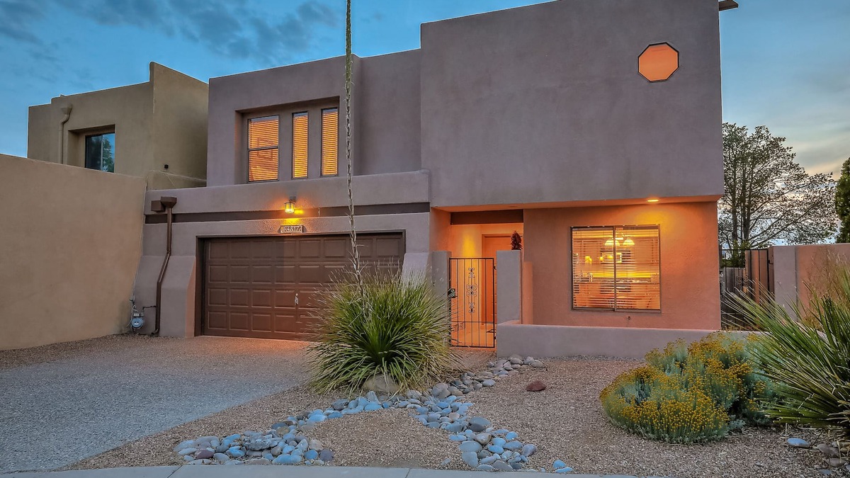 S Y Jackson House | Charming home in the Albuquerque foothills