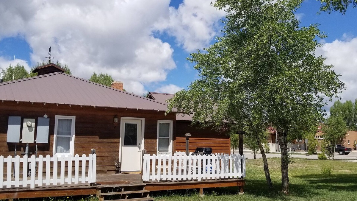Pinedale Apartment | Charming Home in the Heart of Downtown Pinedale