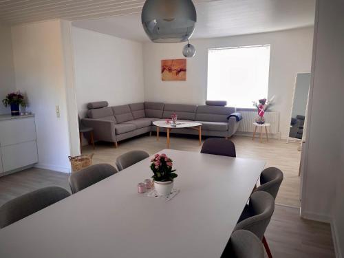 Hou House | Charming home in the heart of Hou