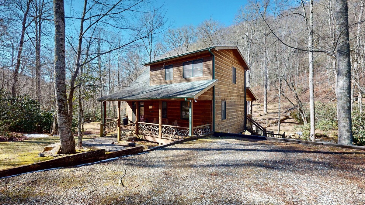 Kyle House | Charming Home in Topton with Creek views and High Speed Internet