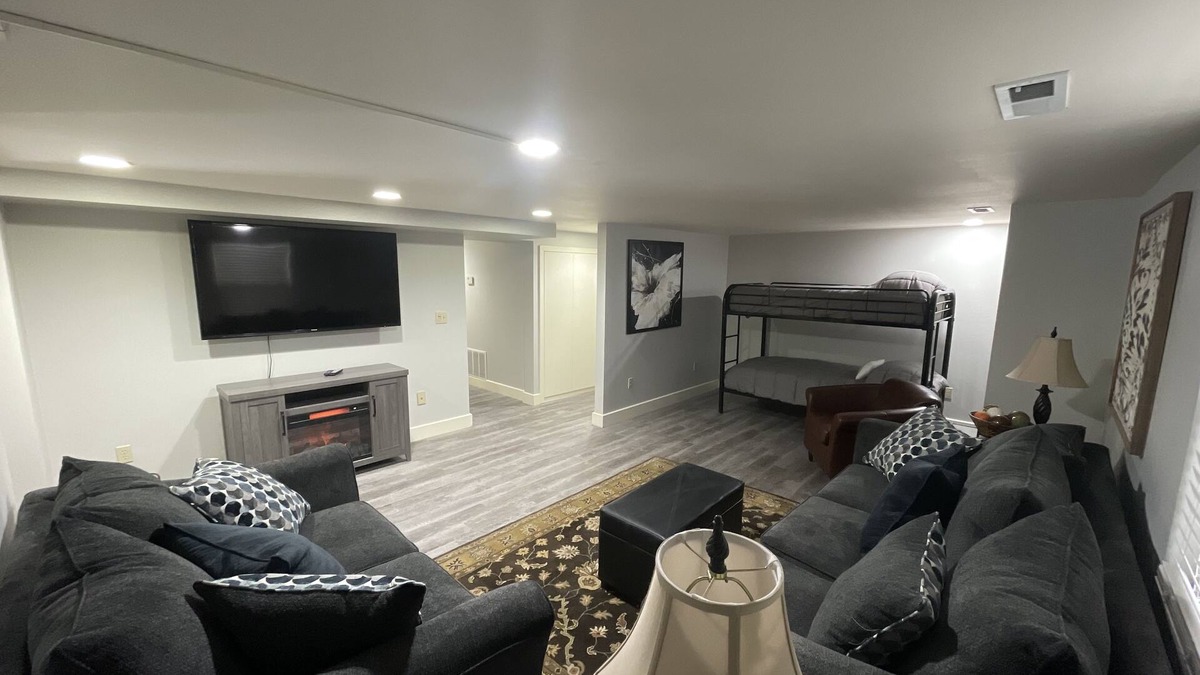 Brownstown Apartment | Charming Home Located in the Best Part of Yakima