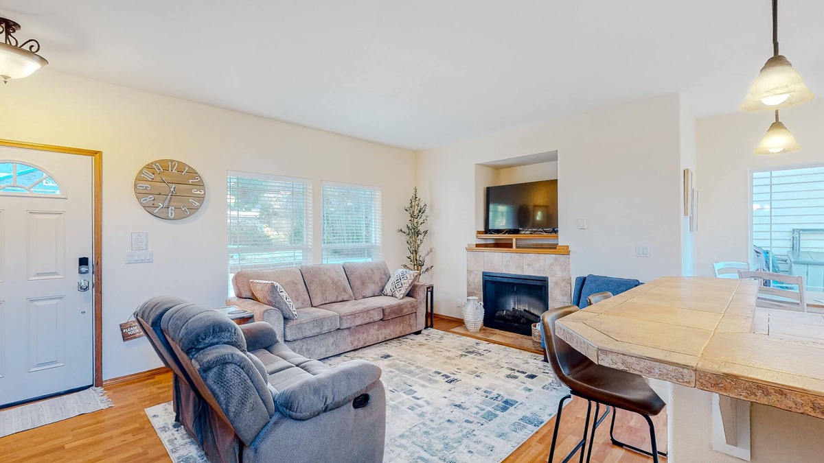 Rockaway Beach House | Charming home near the beach with firepit, deck, full kitchen, & washer/dryer