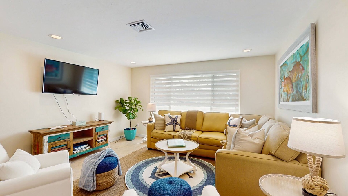 Bokeelia House | Charming home near the ocean with gas grill, AC & Wifi