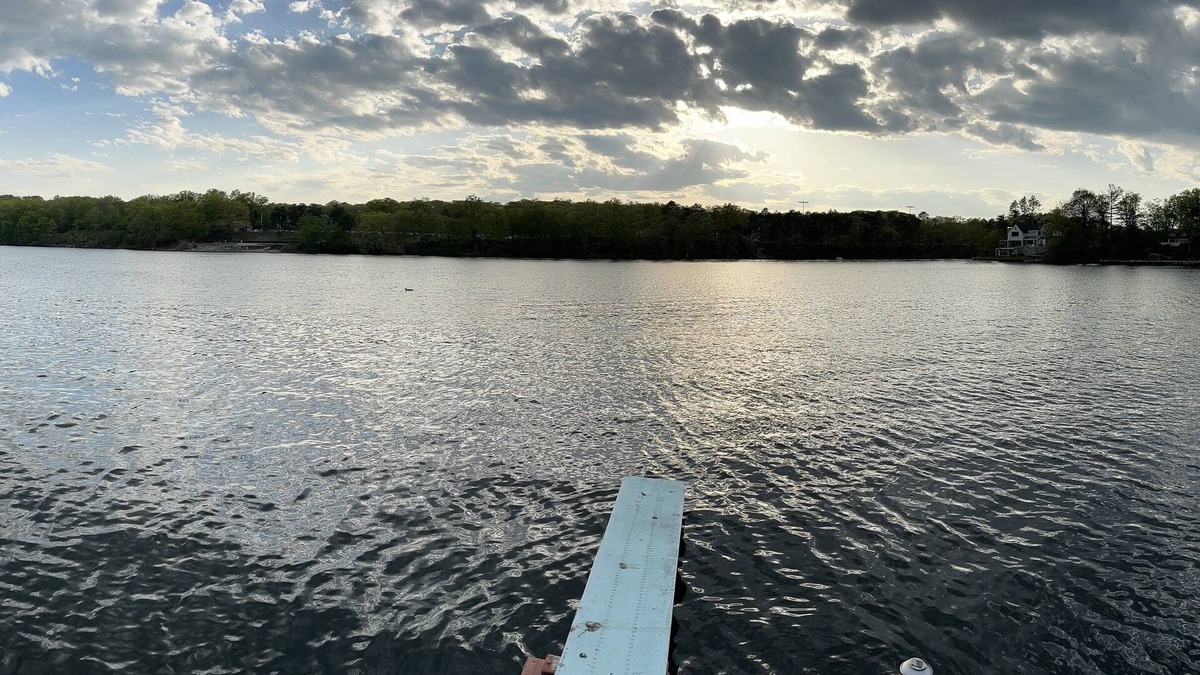 Worcester House | Charming home on Lake Quinsigamond!