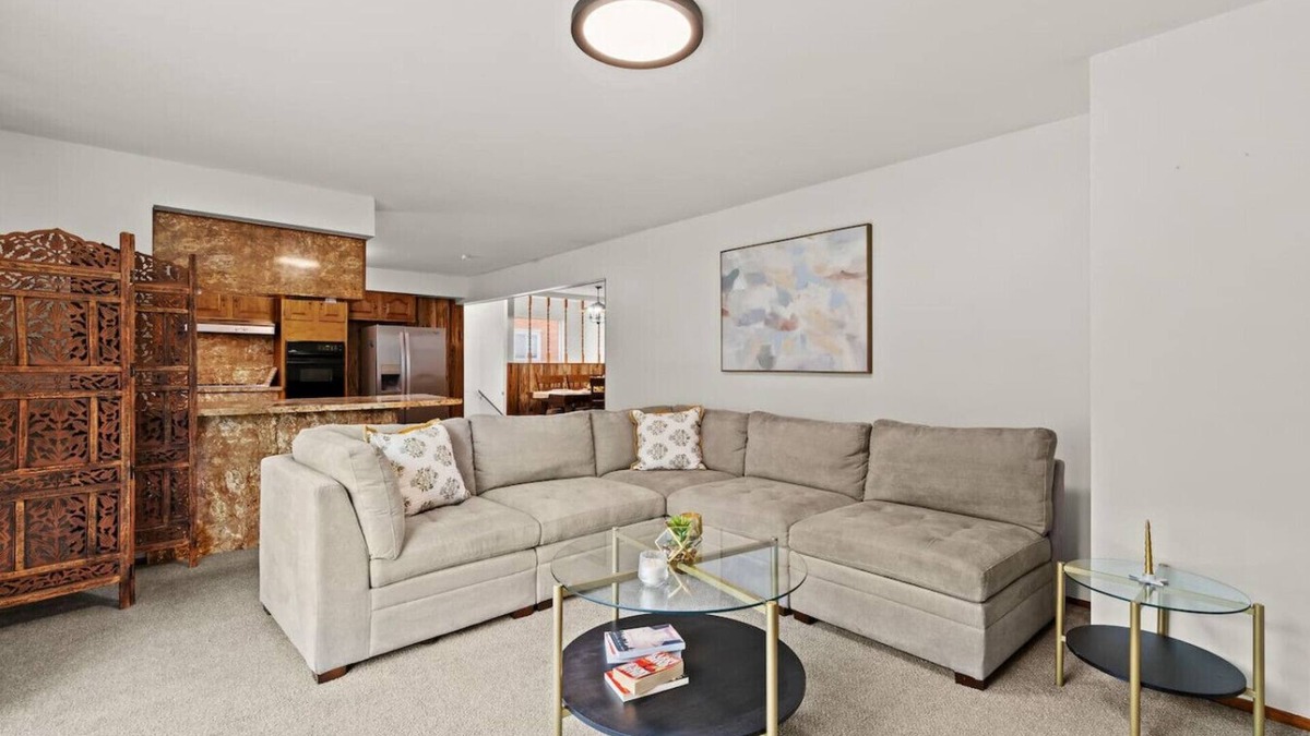 Dearborn Heights House | Charming Home Near Target and Parks 2 Bathrooms