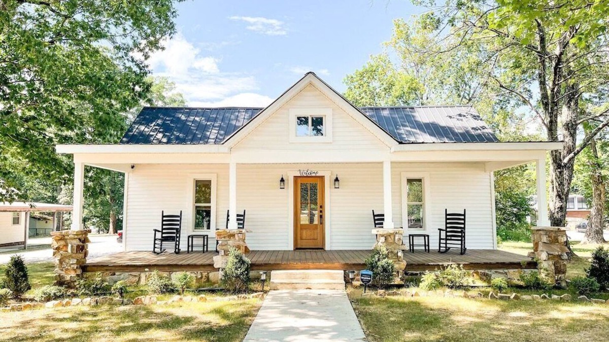 Monteagle House | Charming Home w/Grill and Firepit