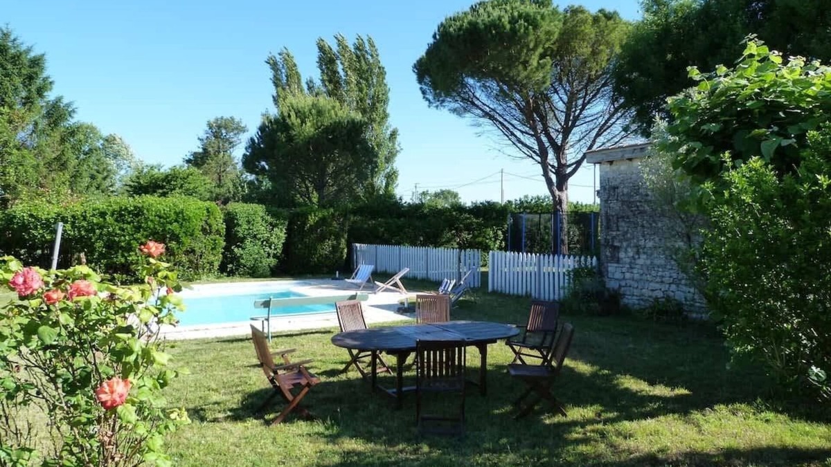 Breuillet House | Charming Home with Pool Near Royan & Beaches