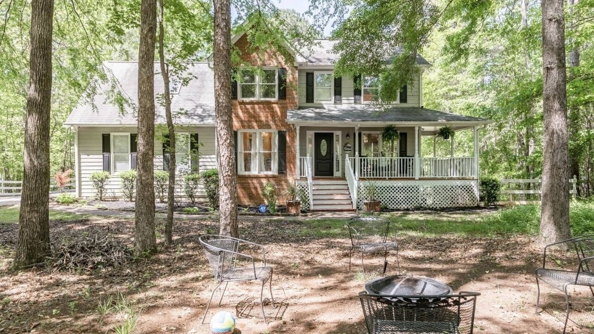 Fayetteville House | Charming home with above ground pool.