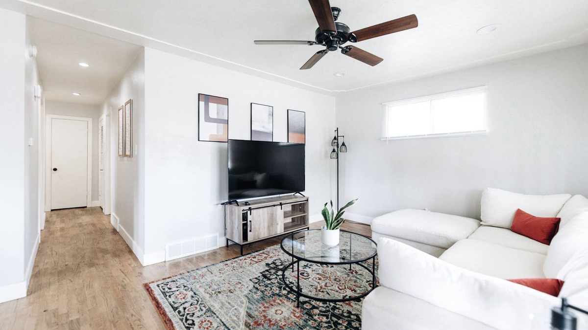 Kipling House | Charming Home ~ with Firepit!~ Near Red Rocks, Downtown