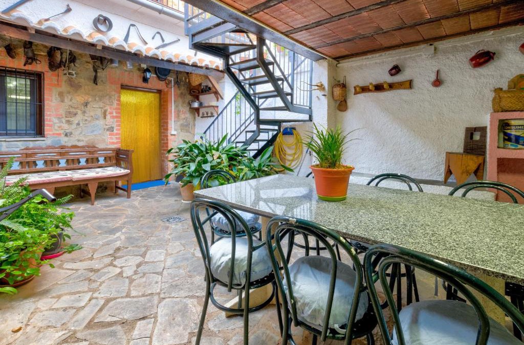 Puebla de Don Rodrigo House | Charming House with Mountain Views in Puebla de Don Rodrigo