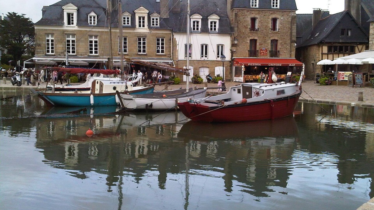 Port de St Goustan House | Charming house (1806) with terrace/garden in the heart of a picturesque harbor