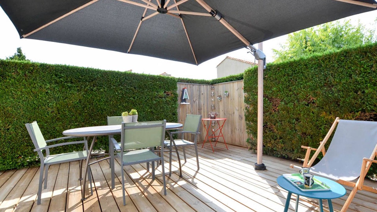 Les Mathes House | Charming House 4/5 pers, Private Garden, Parking, Pool Residence