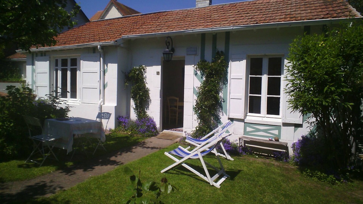 Saint-Arnoult House | CHARMING HOUSE CALM GARDEN TERRACE 2 to 5 p. 7 min drive to the beach