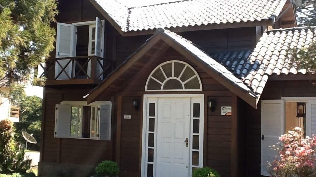 Floresta House | Charming house, cozy, family, children, WIFI, PETs, condominium, central.