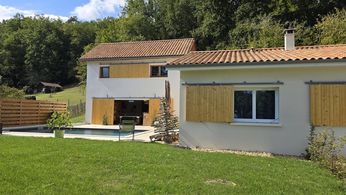Chateau-l'Eveque Cottage | Charming house in Château-l'Évêque with private pool