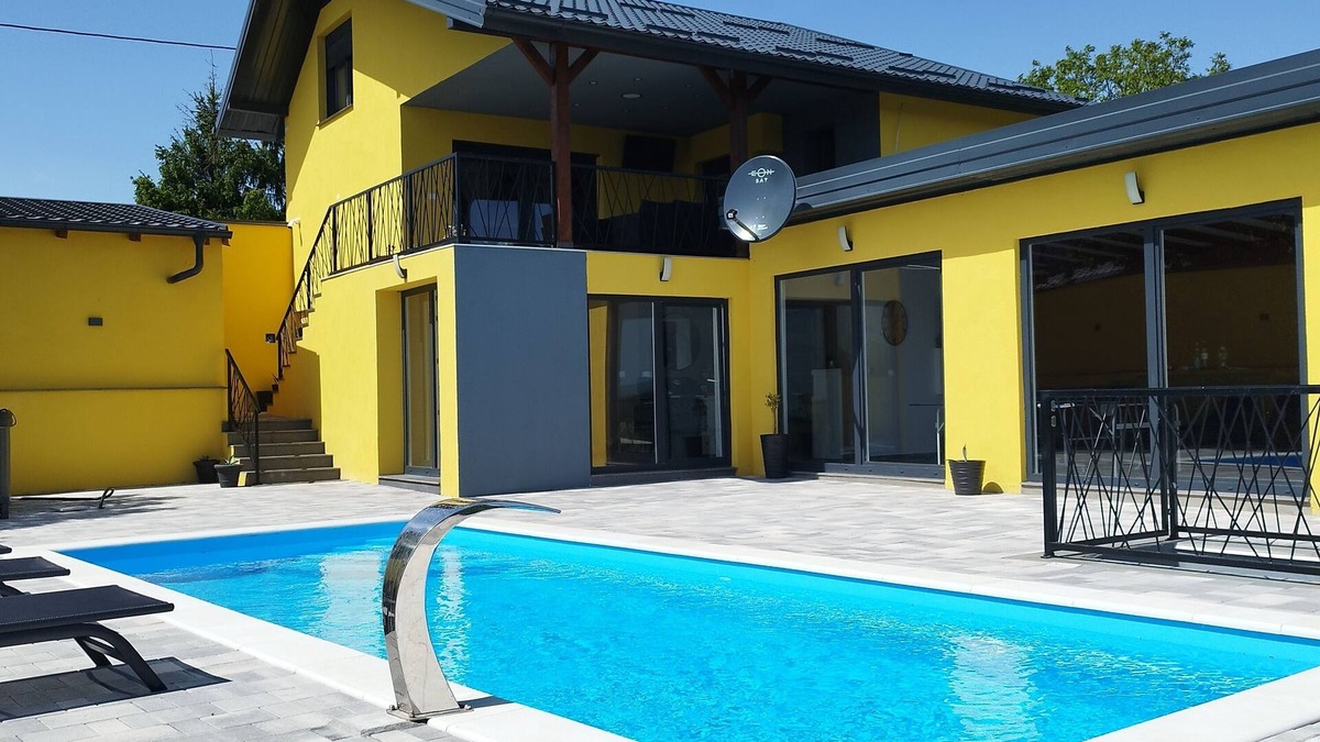 Kapela House | Charming house in beautiful Stanići with fitness room, WiFi, AC