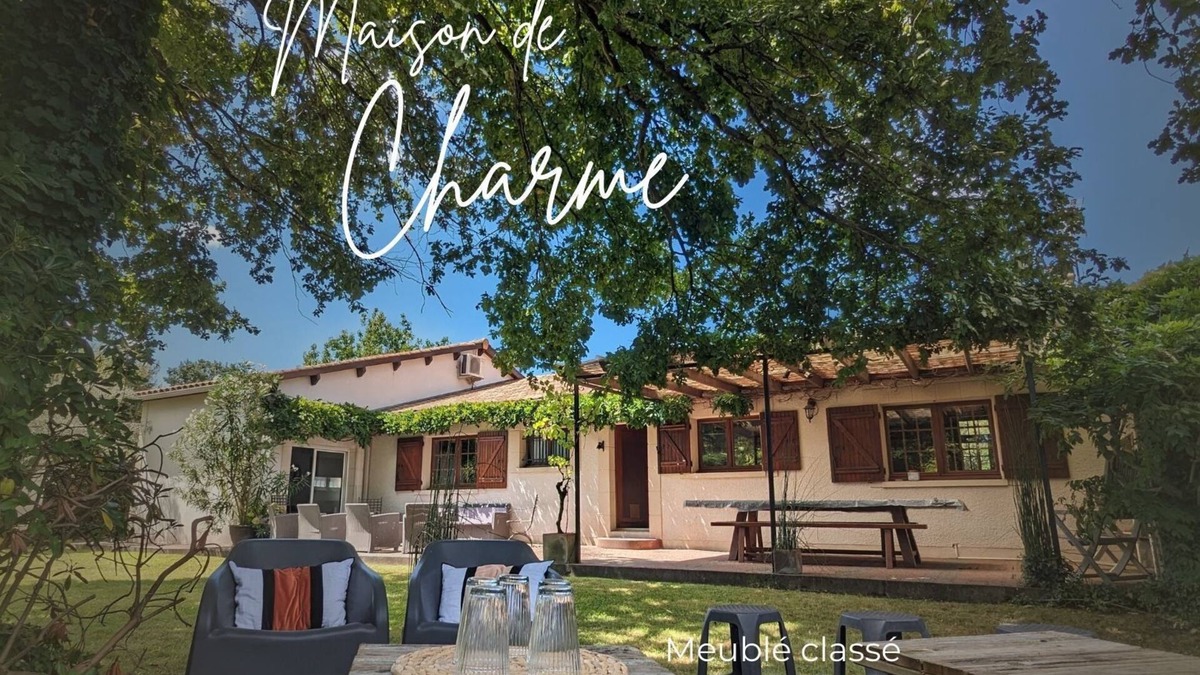 Parempuyre House | Charming house in Parempuyre, Medoc doors