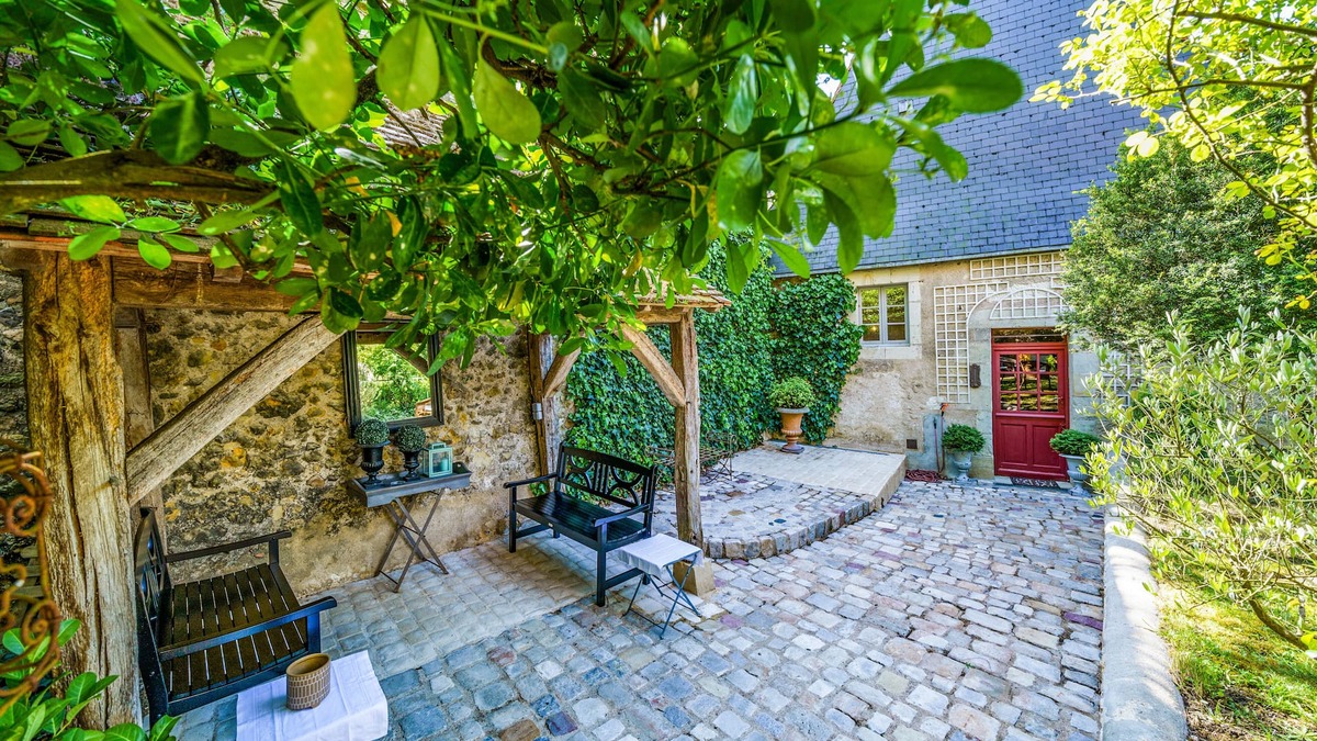Luynes Cottage | Charming house in Touraine with garden 4 rooms near Tours and Langeais