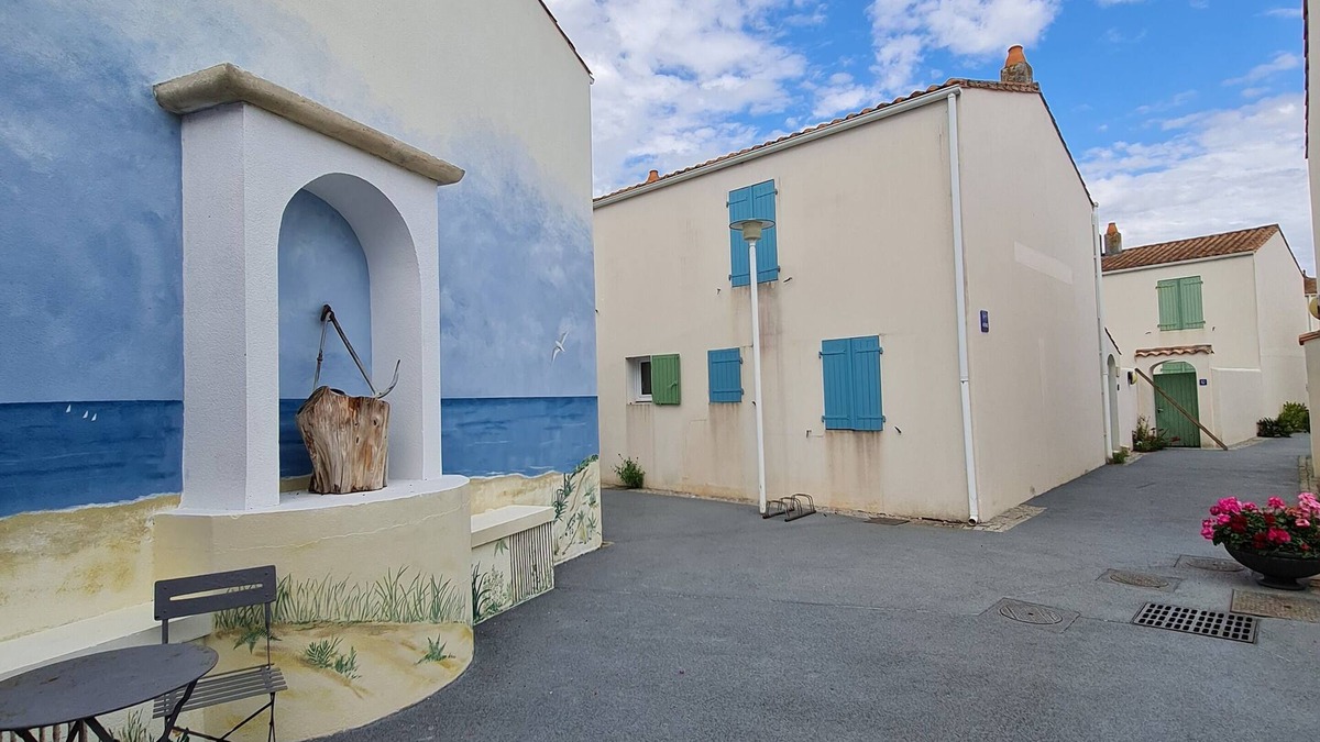 French Atlantic Coast House | Charming house "Les Flots en Ré" 100 m from the ocean and 300 m from the market.