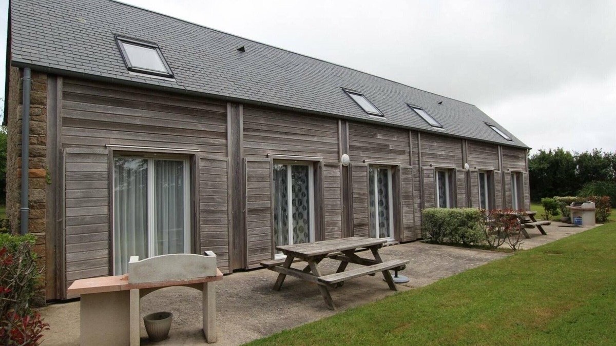 Biville Cottage | "Charming House near Beach: 3BR, Terrace, BBQ, Pet-Friendly, Parking, WiFi"