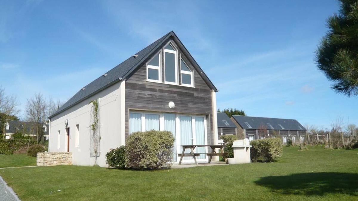 Biville Cottage | Charming House Near Dunes with Terrace, BBQ, and Pet-Friendly Facilities