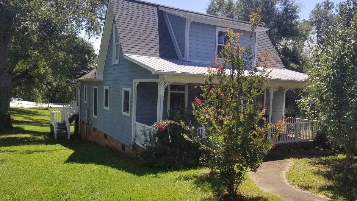 Mooresboro House | Charming House near Gardner Webb