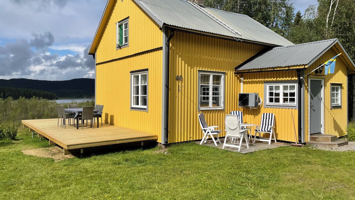 Ratan Cottage | Charming house on large plot with lake view - close to nature and skiing