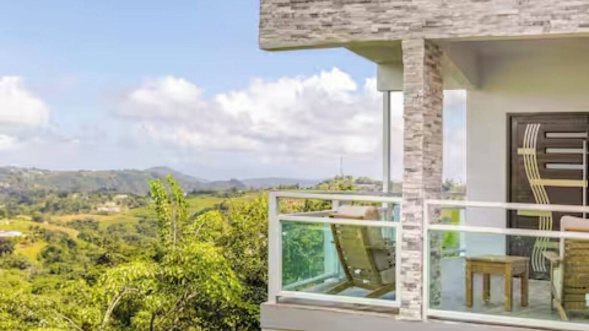 Barranquitas House | Charming house, stunning views in brilliant Barranquitas with AC, WiFi, Parking