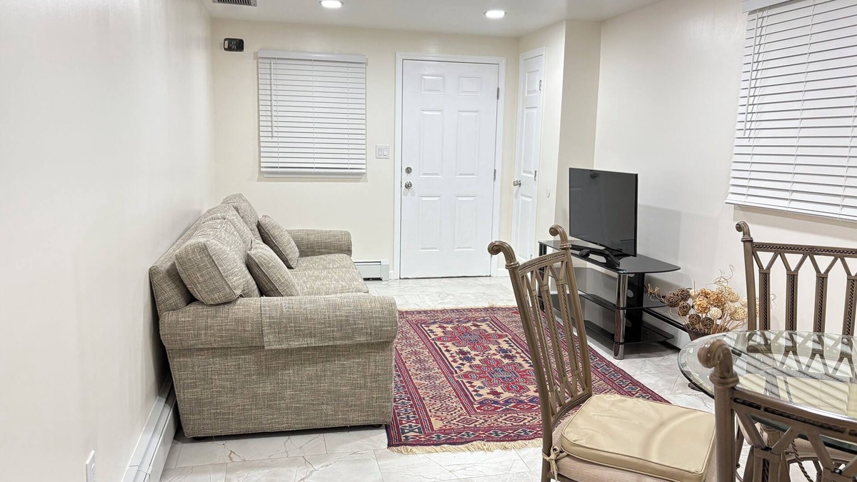 Massapequa Park House | Charming house in Massapequa Park