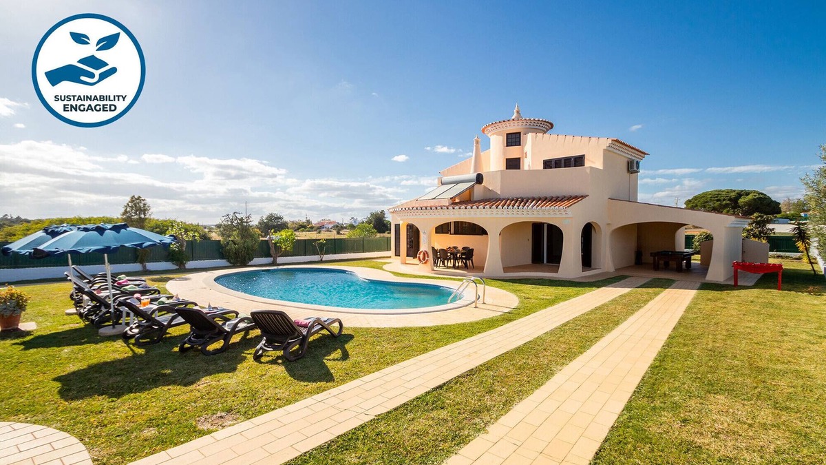 Patroves Villa | Charming house w/heatable pool & BBQ