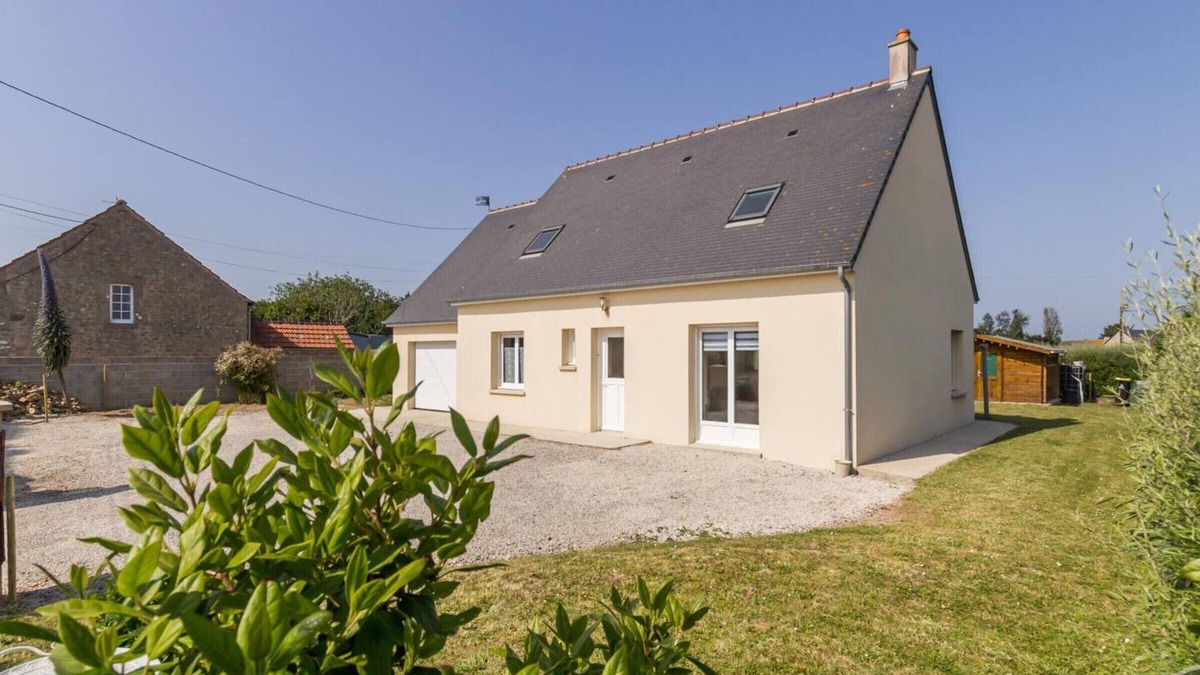 Montfarville Cottage | Charming House with Garden near Barfleur – Perfect for Families and Nature Lovers