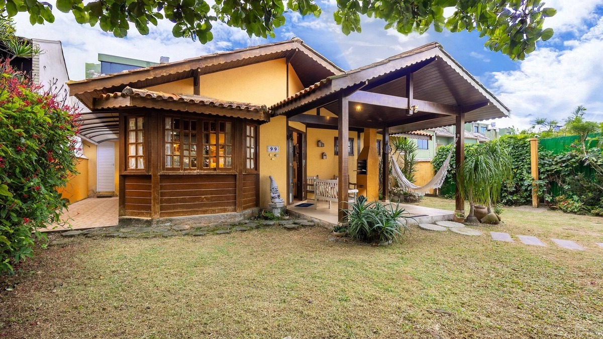 Barra Velha Apartment | Charming House With BBQ by the sea Mon0099