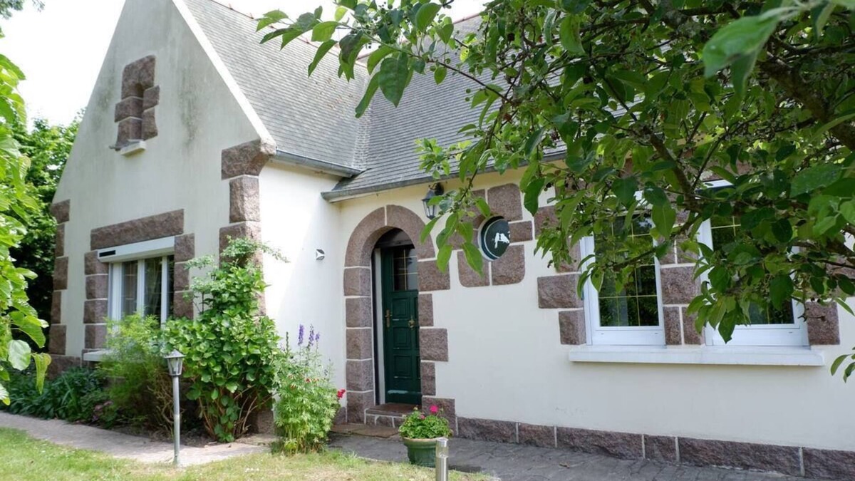 Plouha House | Charming house* with enclosed garden/10 mins from the beach/dogs welcome