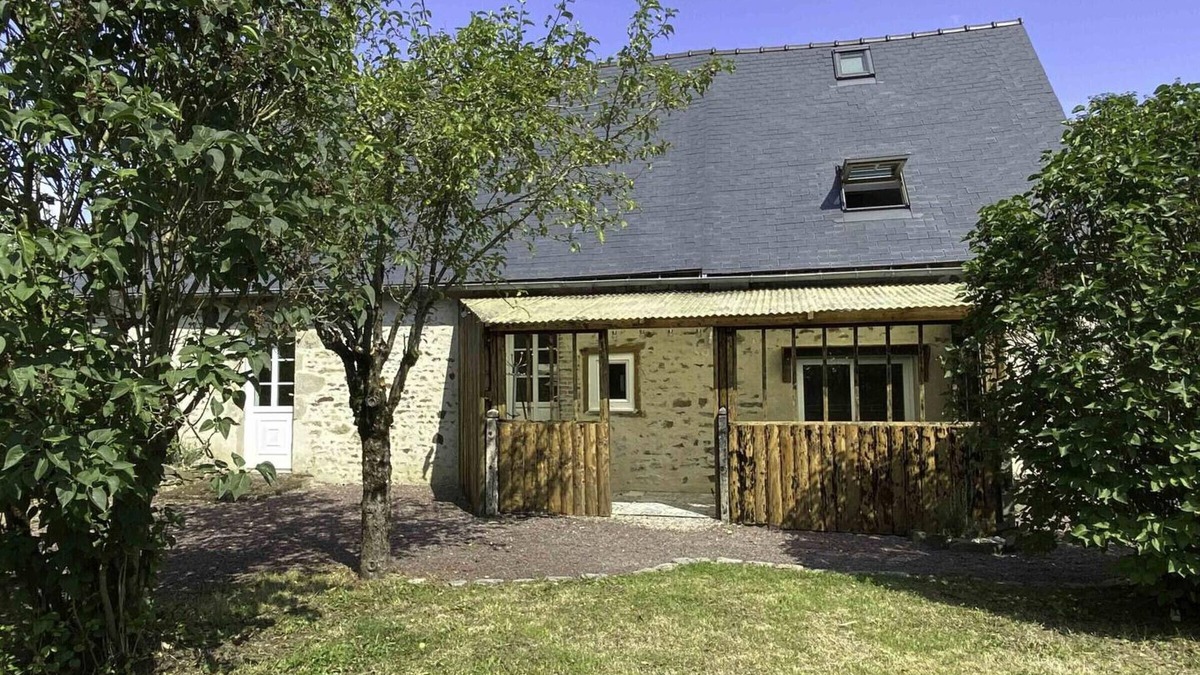 Rouperroux Cottage | Charming house with parking, garden and WIFI in Rouperroux
