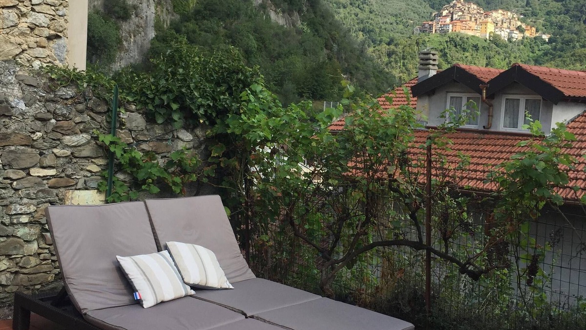 Pigna House | Charming house with garden and beautiful views