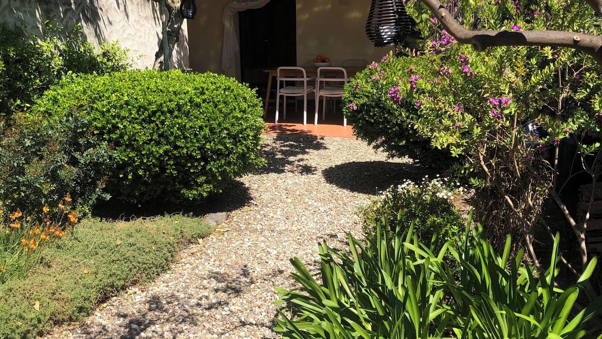 Riola Sardo House | Charming house with beautiful garden, close to the beach. Free WiFi!
