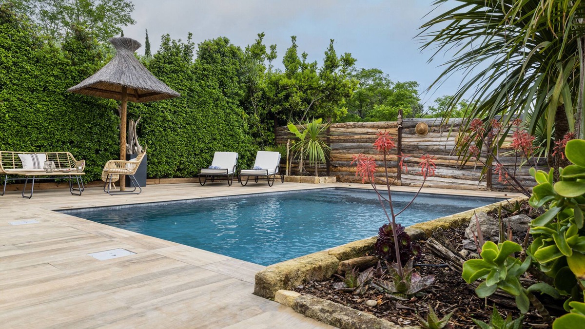 Vauvert House | charming house with jacuzzi sauna and private pool