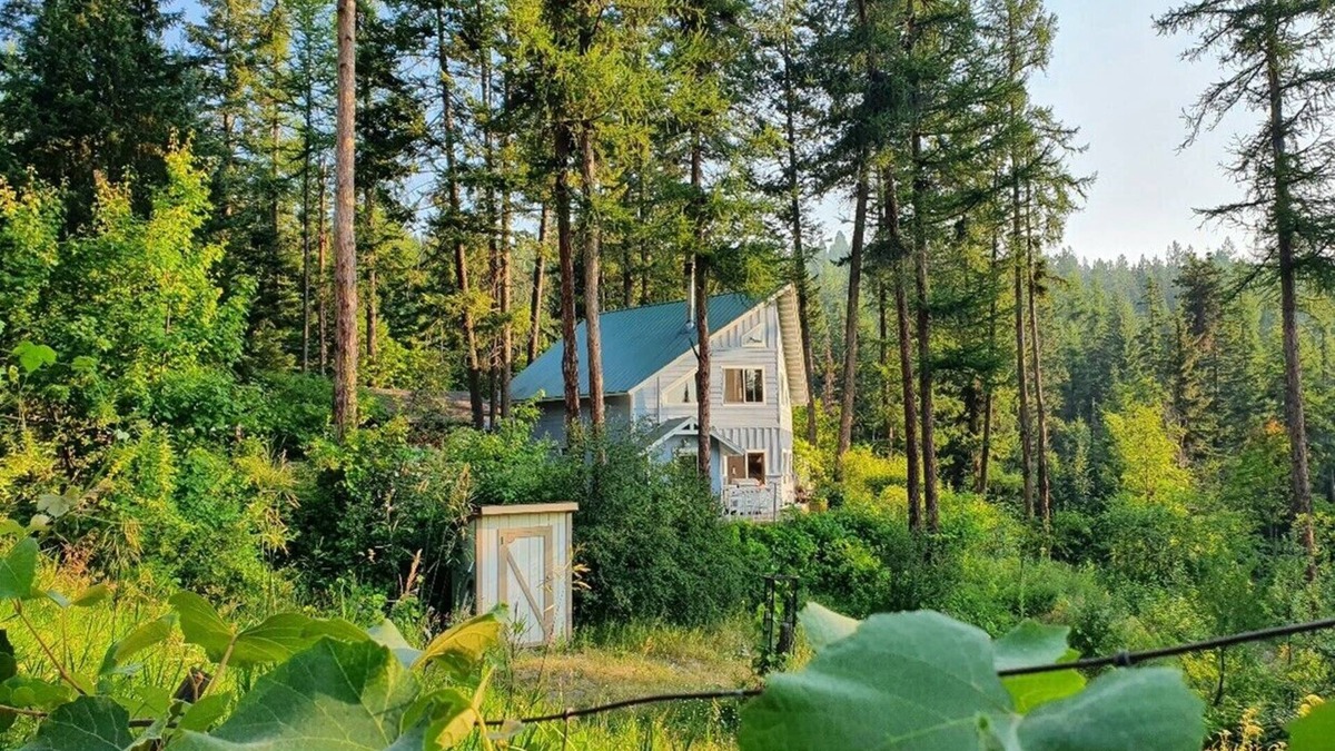 Dayton House | Charming house with orchard and pond 3 miles from Flathead Lake