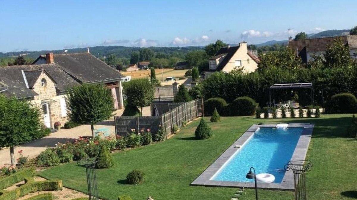 Pazayac Cottage | Charming House with Pool, Garden and Modern Amenities, Near Historic Sites