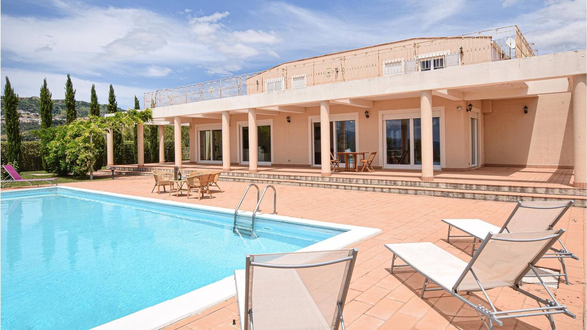 Montauro House | Charming house with private pool, surrounded by greenery, in hilly position with charming and impres